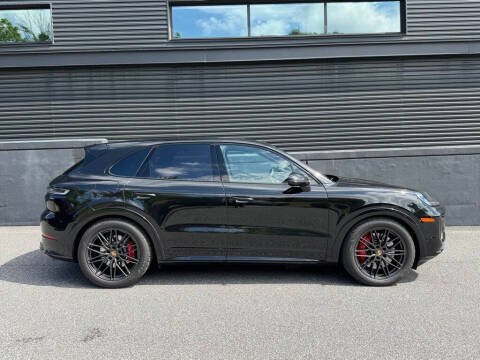 2025 Porsche Cayenne GTS