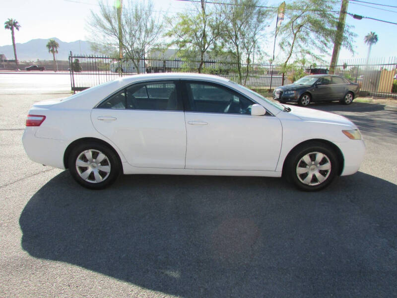 2007 Toyota Camry LE photo 22