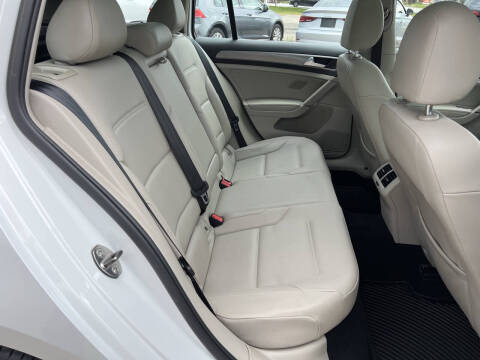 2016 Volkswagen Golf SportWagen TSI SE