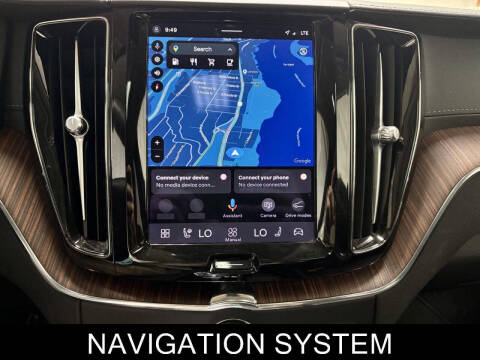 2023 Volvo XC60 B5 Ultimate Dark Theme
