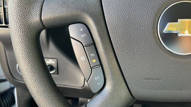 2025 Chevrolet Express 2500