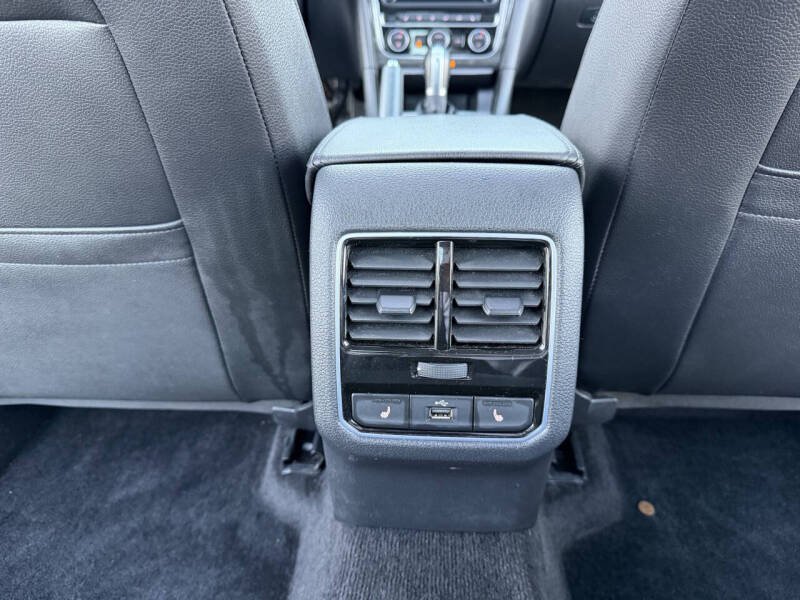 2018 Volkswagen Passat 2.0T SE