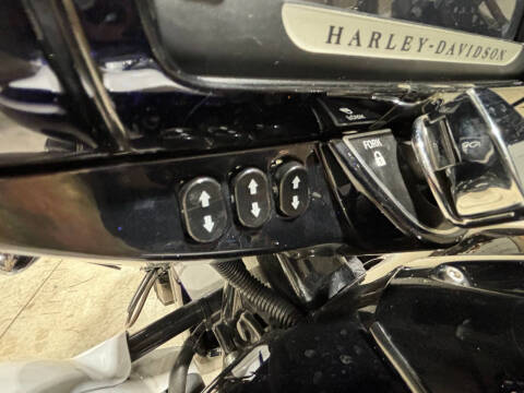 2016 Harley-Davidson Street Glide  Screaming Eagle