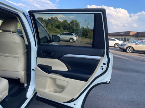 2016 Toyota Highlander LE