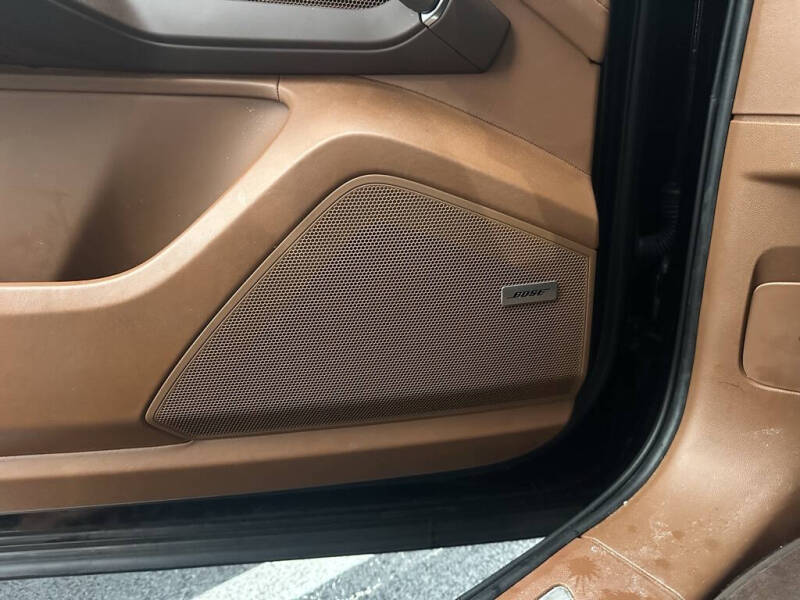 2023 Porsche Cayenne Platinum Edition