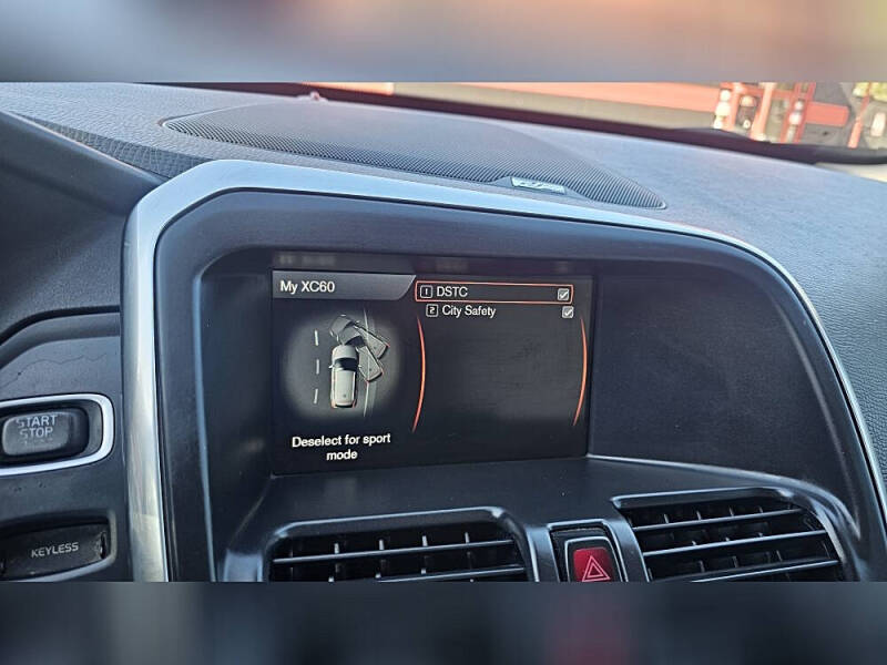 2015 Volvo XC60 T5 Drive-E Platinum