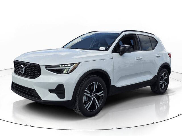 2026 Volvo XC40 B4 Core