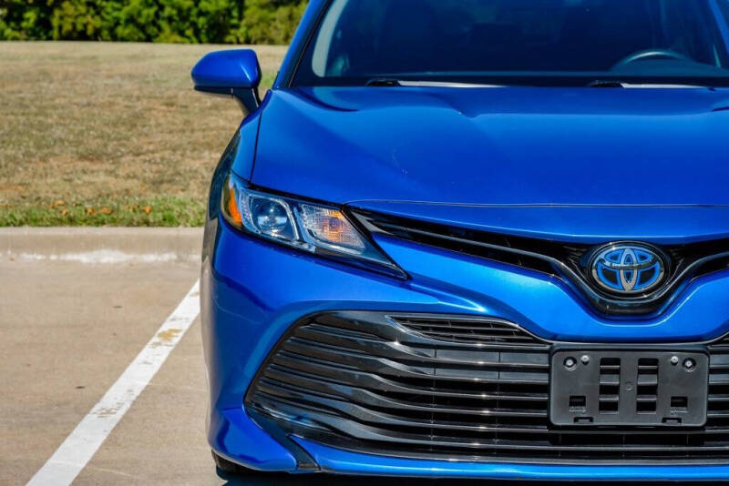 2020 Toyota Camry Hybrid LE