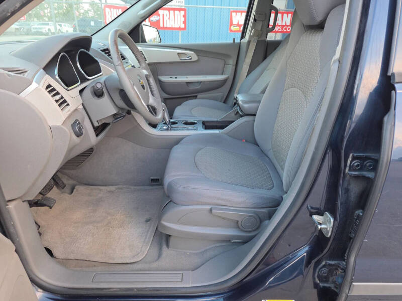 2011 Chevrolet Traverse LS