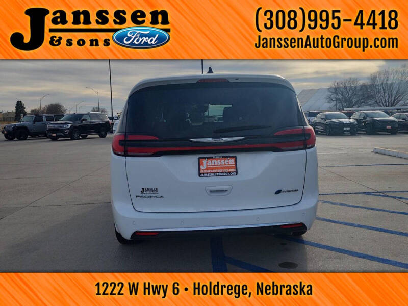 2024 Chrysler Pacifica Plug-In Hybrid