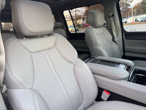 2023 Jeep Wagoneer L Series III