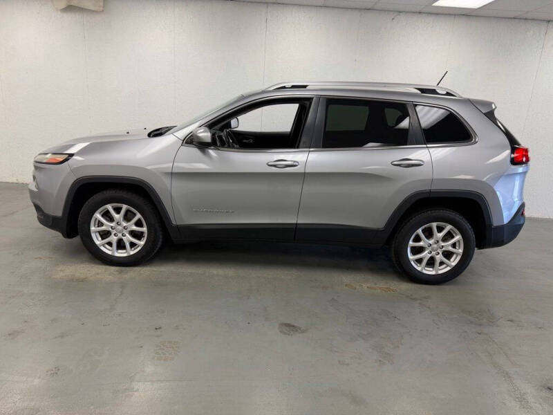 Used 2014 Jeep Cherokee Latitude with VIN 1C4PJLCB5EW101663 for sale in Saint Marys, OH