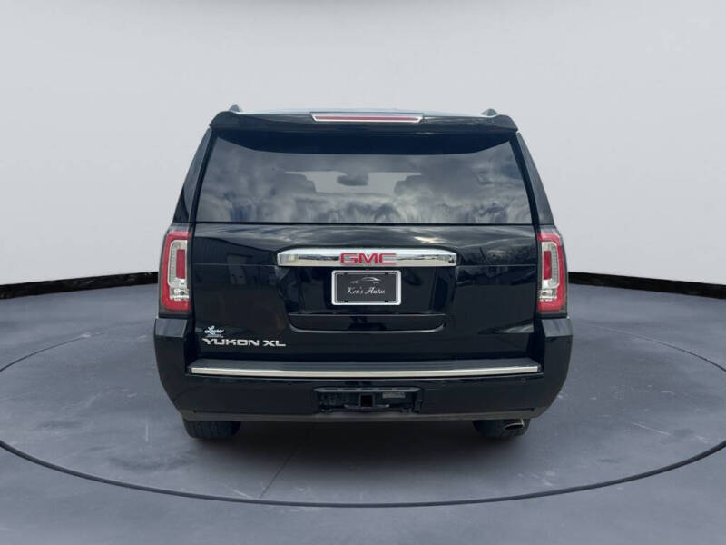 2017 GMC Yukon XL Denali