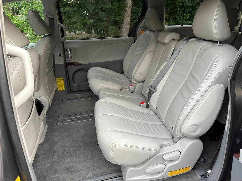 2014 Toyota Sienna
