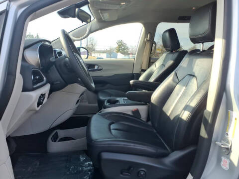 2024 Chrysler Pacifica Touring L