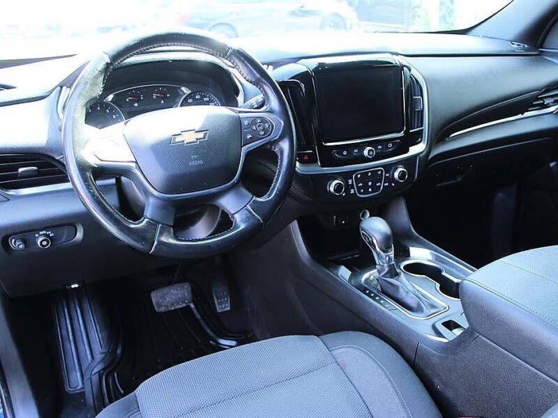 2022 Chevrolet Traverse LT Cloth