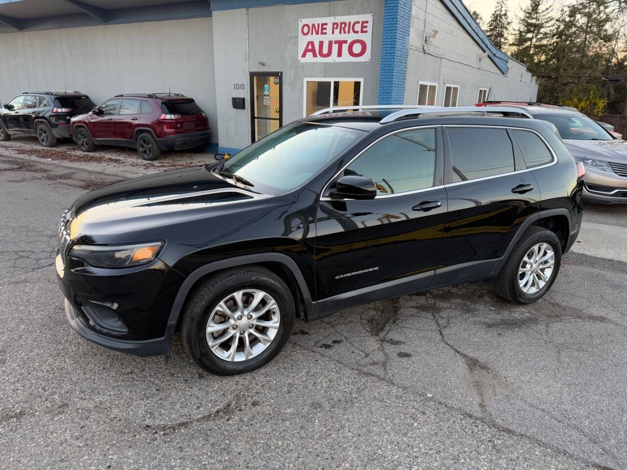 2019 Jeep Cherokee for sale at ONE PRICE AUTO in Mount Clemens, MI