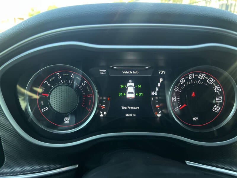 2016 Dodge Challenger 392 HEMI Scat Pack Shaker