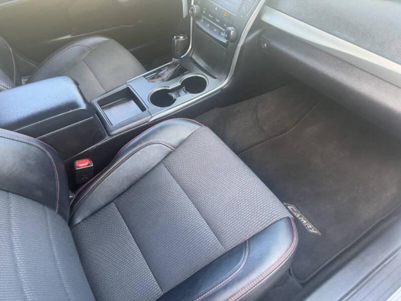 2017 Toyota Camry SE