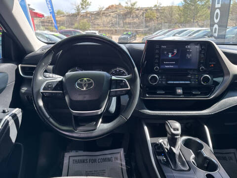 2022 Toyota Highlander Hybrid LE