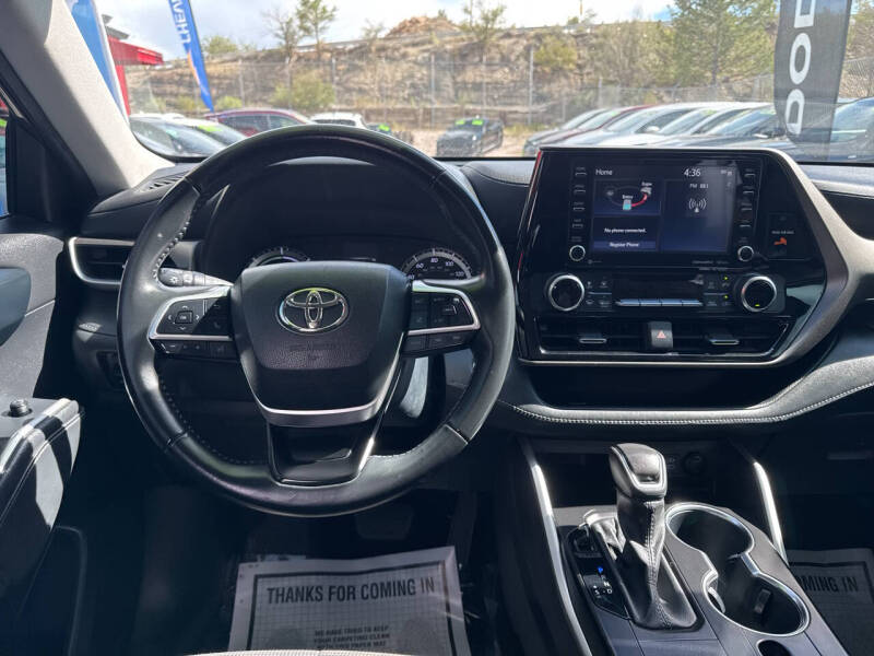 2022 Toyota Highlander Hybrid LE