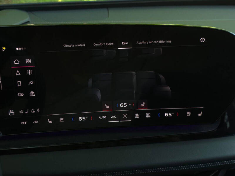 2025 Audi Q6 e-tron quattro Premium Plus