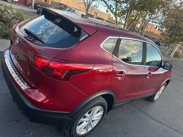 2019 Nissan Rogue Sport S photo 17