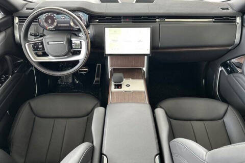 2025 Land Rover Range Rover P530 SE LWB