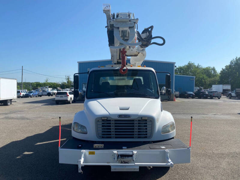 2009 Freightliner M2 106