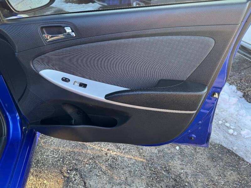 2012 Hyundai Accent SE