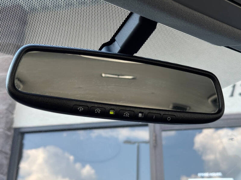 2017 Toyota Prius v Four