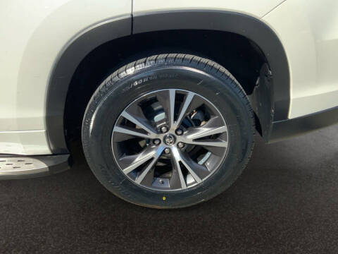 2017 Toyota Highlander LE Plus