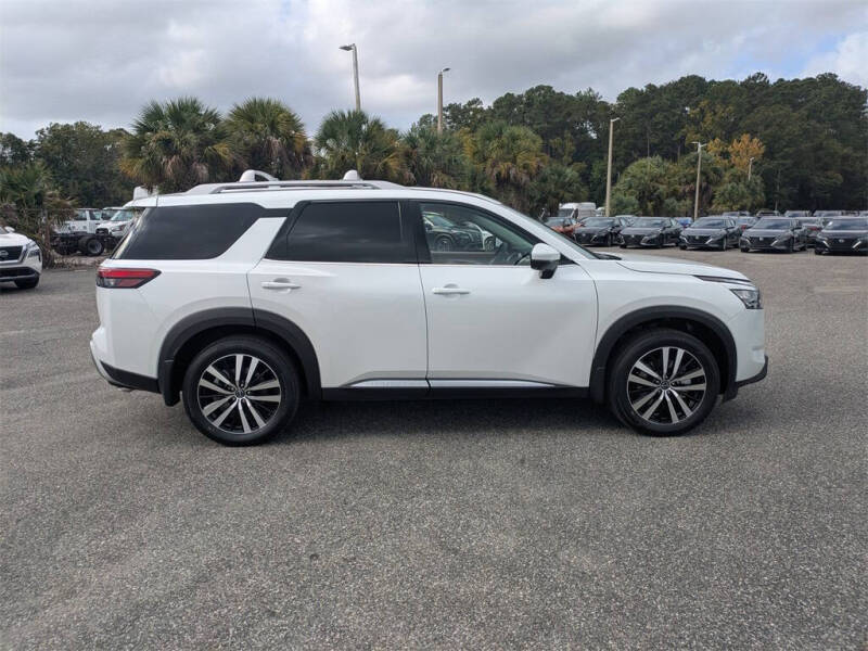 2025 Nissan Pathfinder Platinum