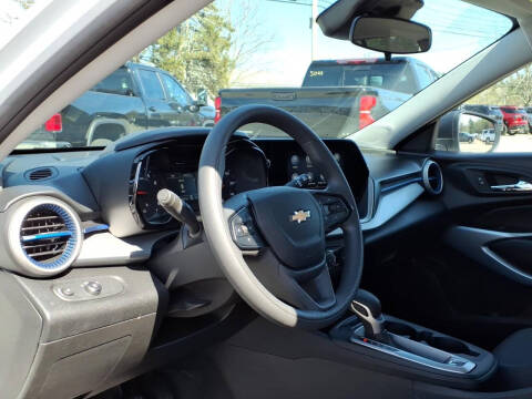2025 Chevrolet Trax LS