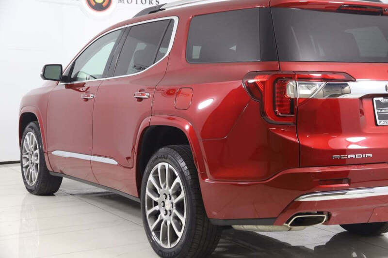 2023 GMC Acadia Denali