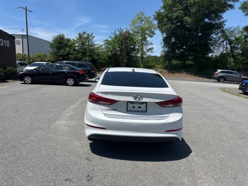 2017 Hyundai Elantra SE