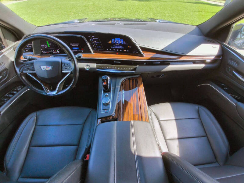 2022 Cadillac Escalade ESV Luxury