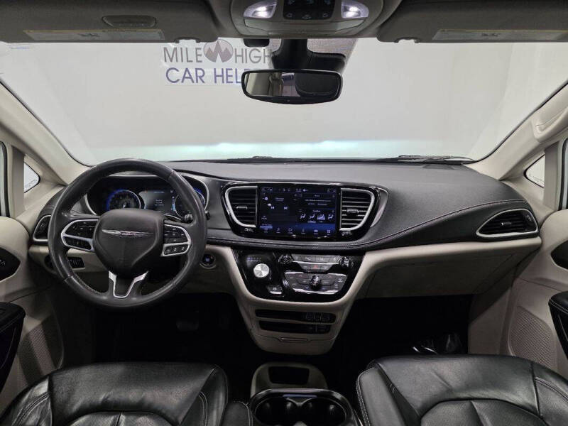 2022 Chrysler Pacifica Touring L