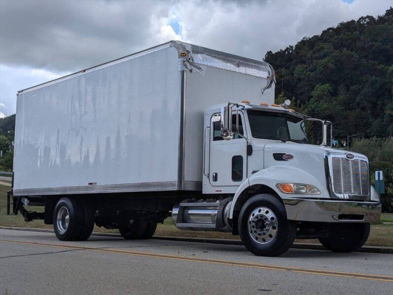 2007 Peterbilt 335