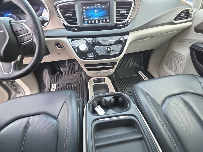 2020 Chrysler Voyager LXi