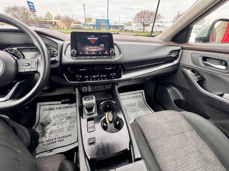2022 Nissan Rogue SV