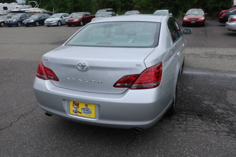 2008 Toyota Avalon XL