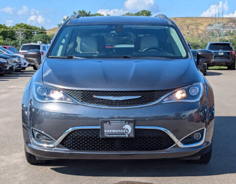 2017 Chrysler Pacifica Touring-L Plus