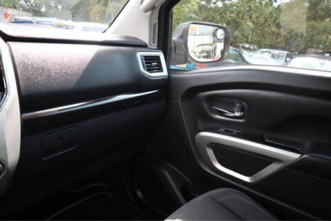 2017 Nissan Titan