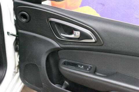 2016 Chrysler 200 LX