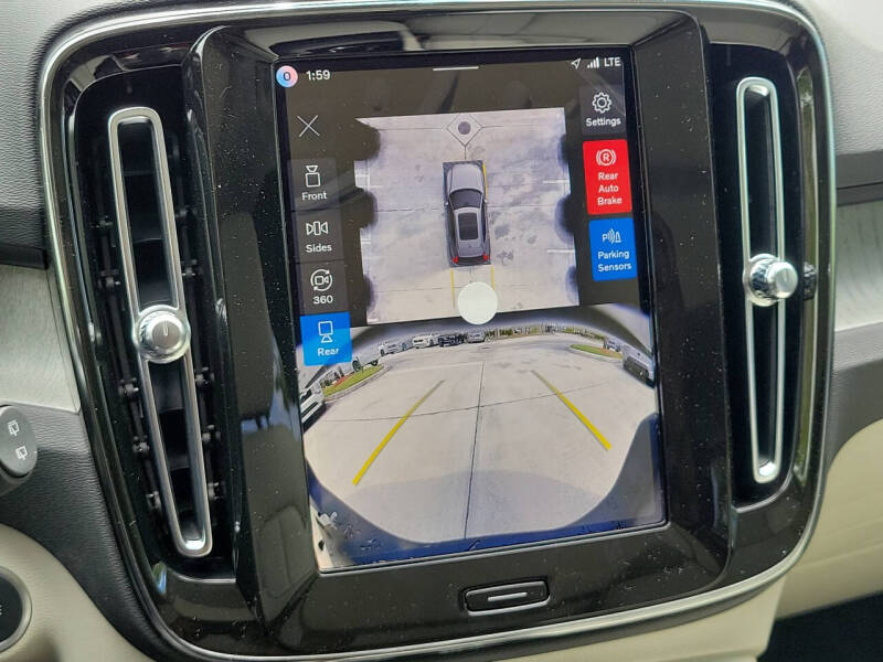2026 Volvo XC40 B5 Plus