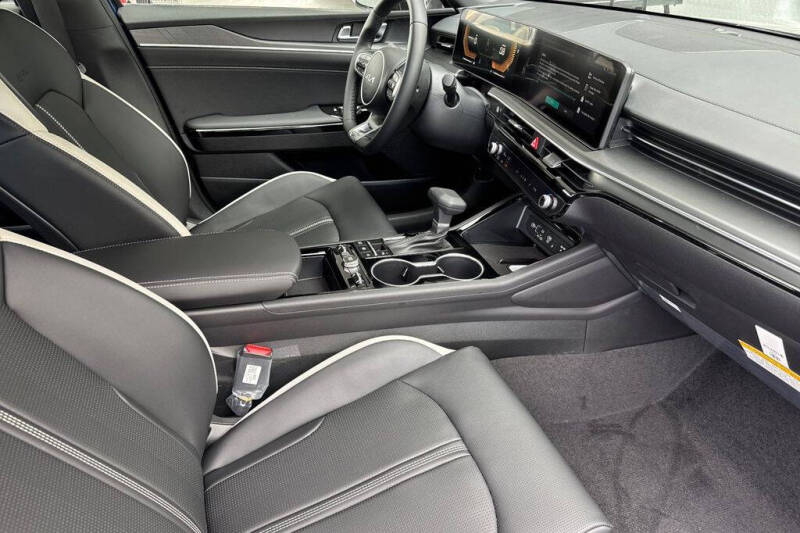 2026 Kia K5