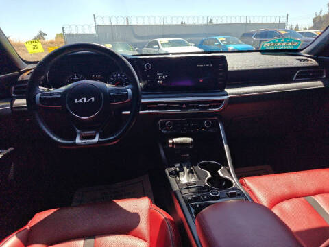 2023 Kia K5