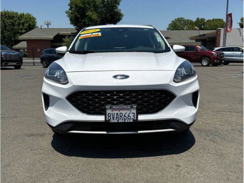 2020 Ford Escape for sale at Armando Auto Sales in Fresno CA