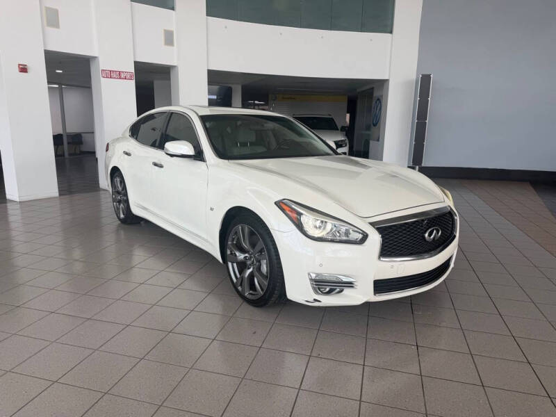 2016 Infiniti Q70 3.7
